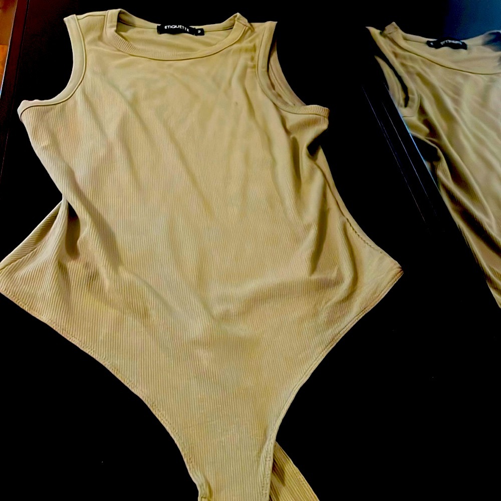 Etiquette body suit